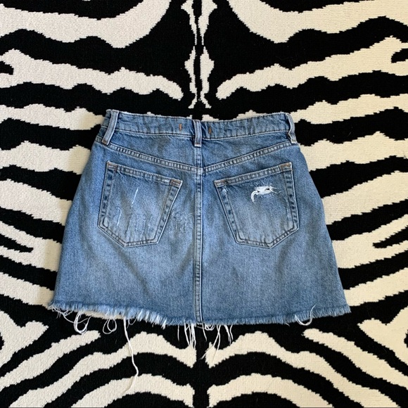 Free People We The Free Harvey Distressed Denim Mini Skirt Exposed Button Fly 26 - Picture 7 of 13
